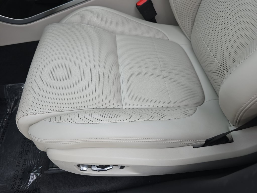 Certified 2025 Jaguar F-PACE R-Dynamic S AWD/4WD image 29
