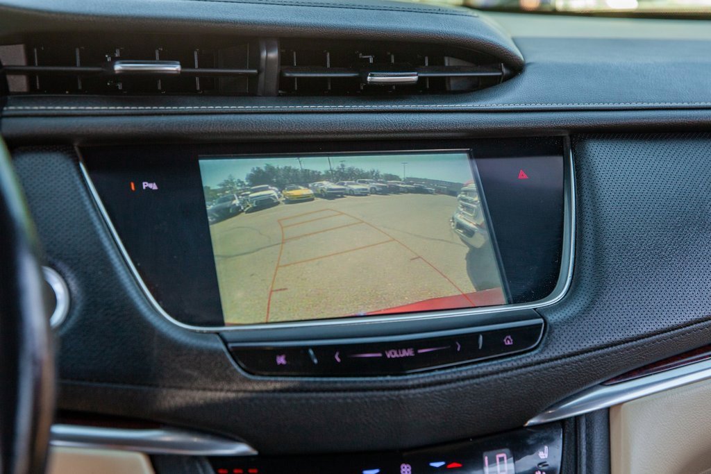 Used 2018 Cadillac XT5 Premium Luxury image 16