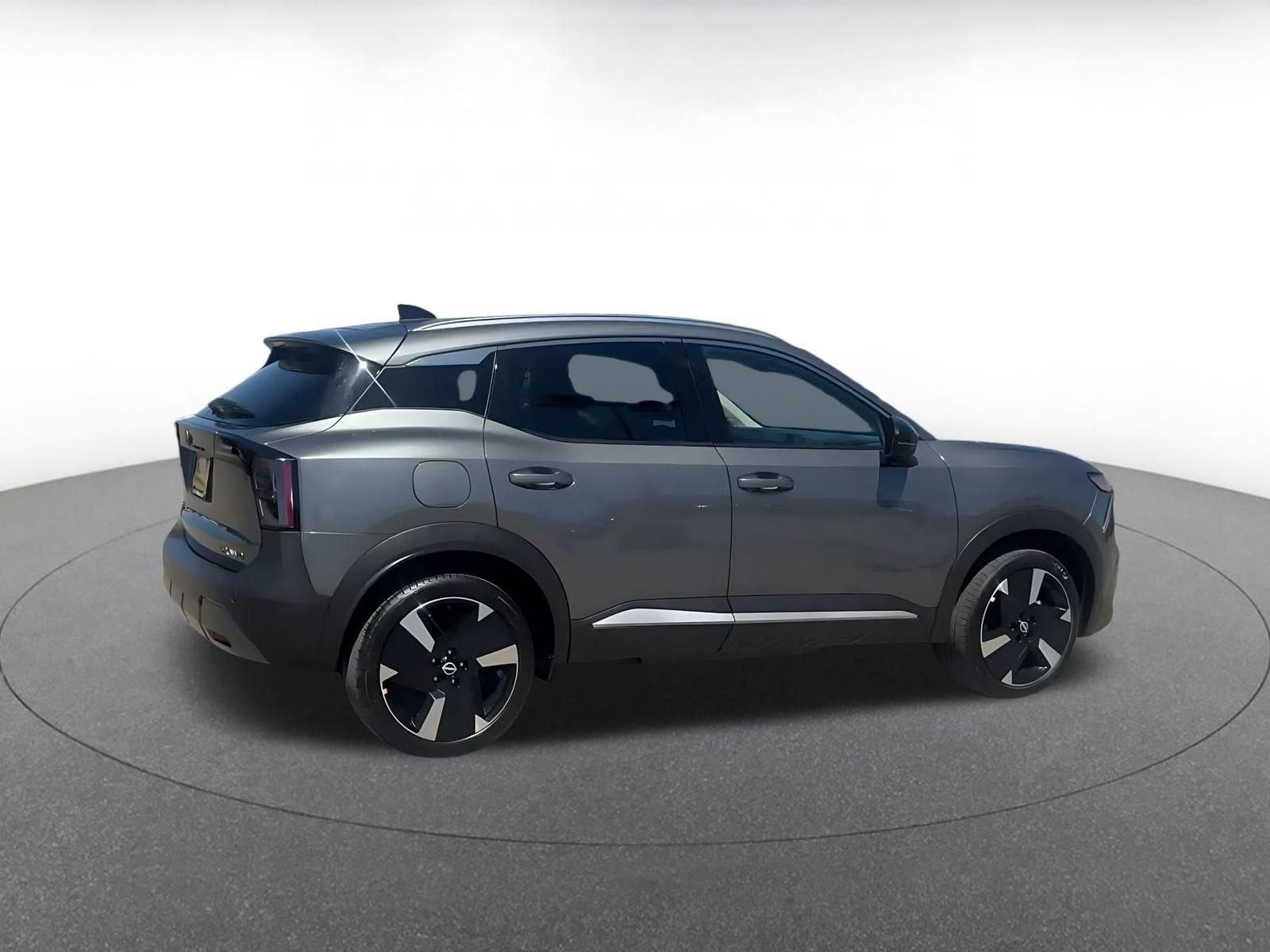 Used 2026 Nissan Kicks SR AWD/4WD image 14