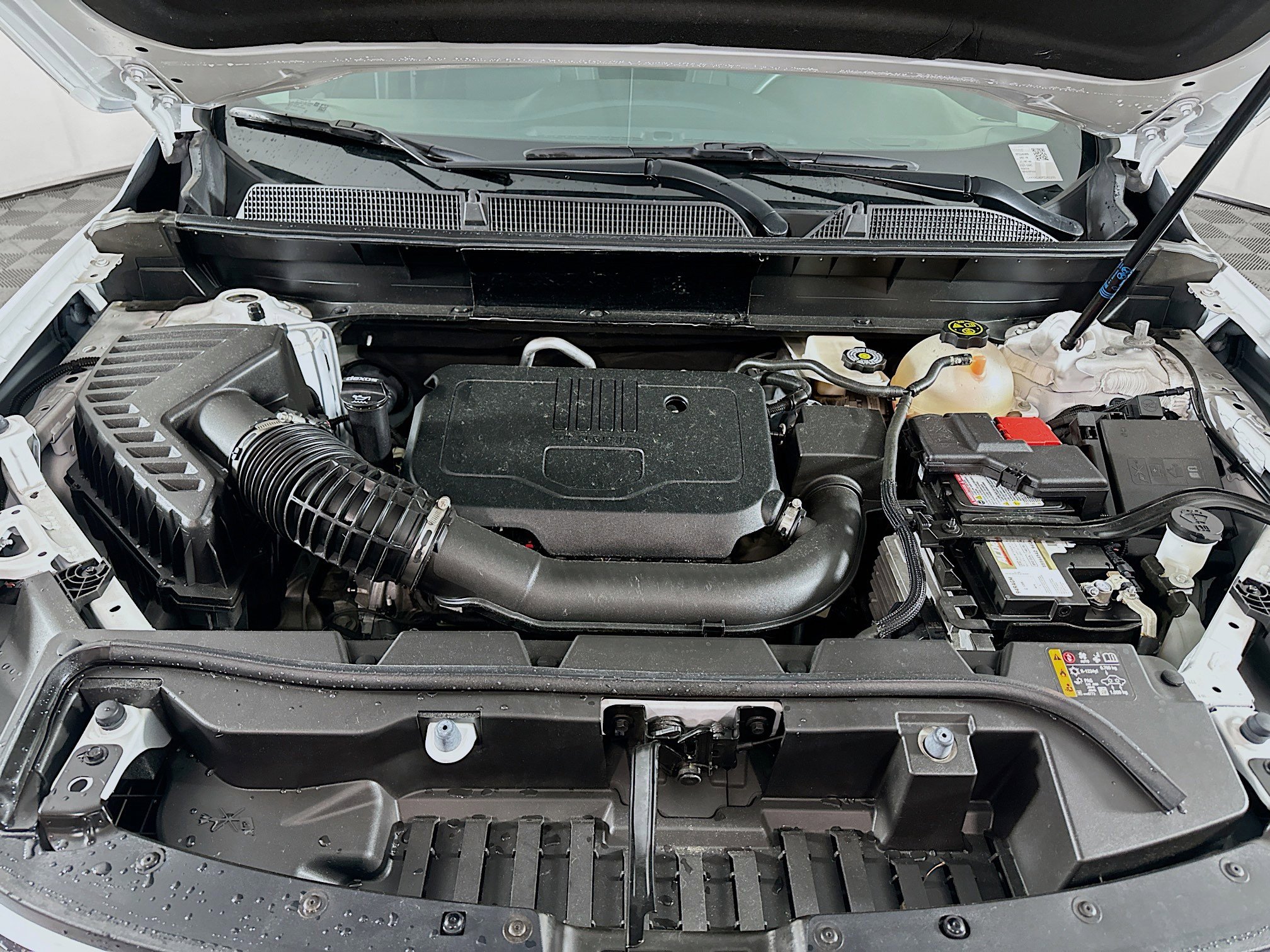 Used 2023 GMC Acadia SLE w/ Driver Convenience Package image 36