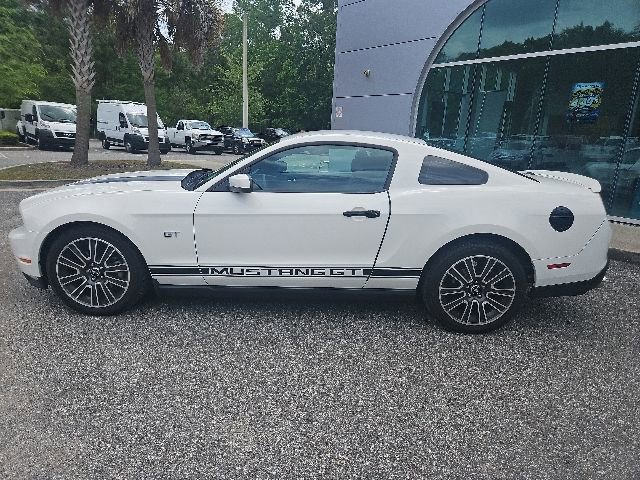 Used 2010 Ford Mustang GT Premium RWD image 2