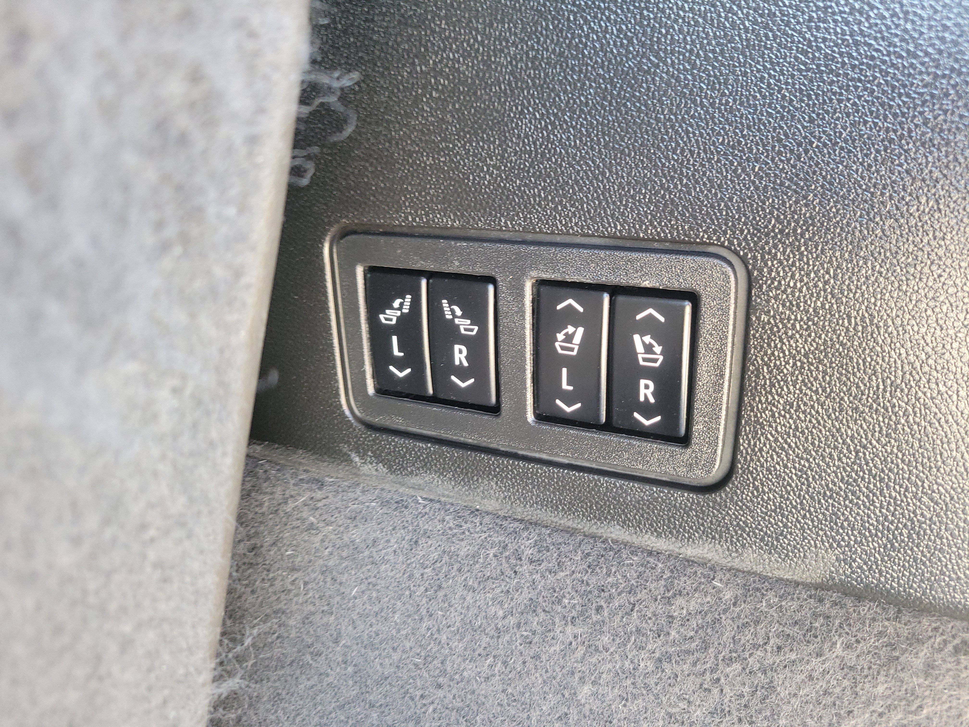 Used 2020 Cadillac XT6 Premium Luxury image 32