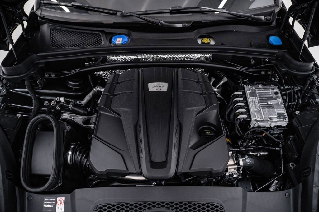 New 2026 Porsche Macan GTS AWD/4WD image 30