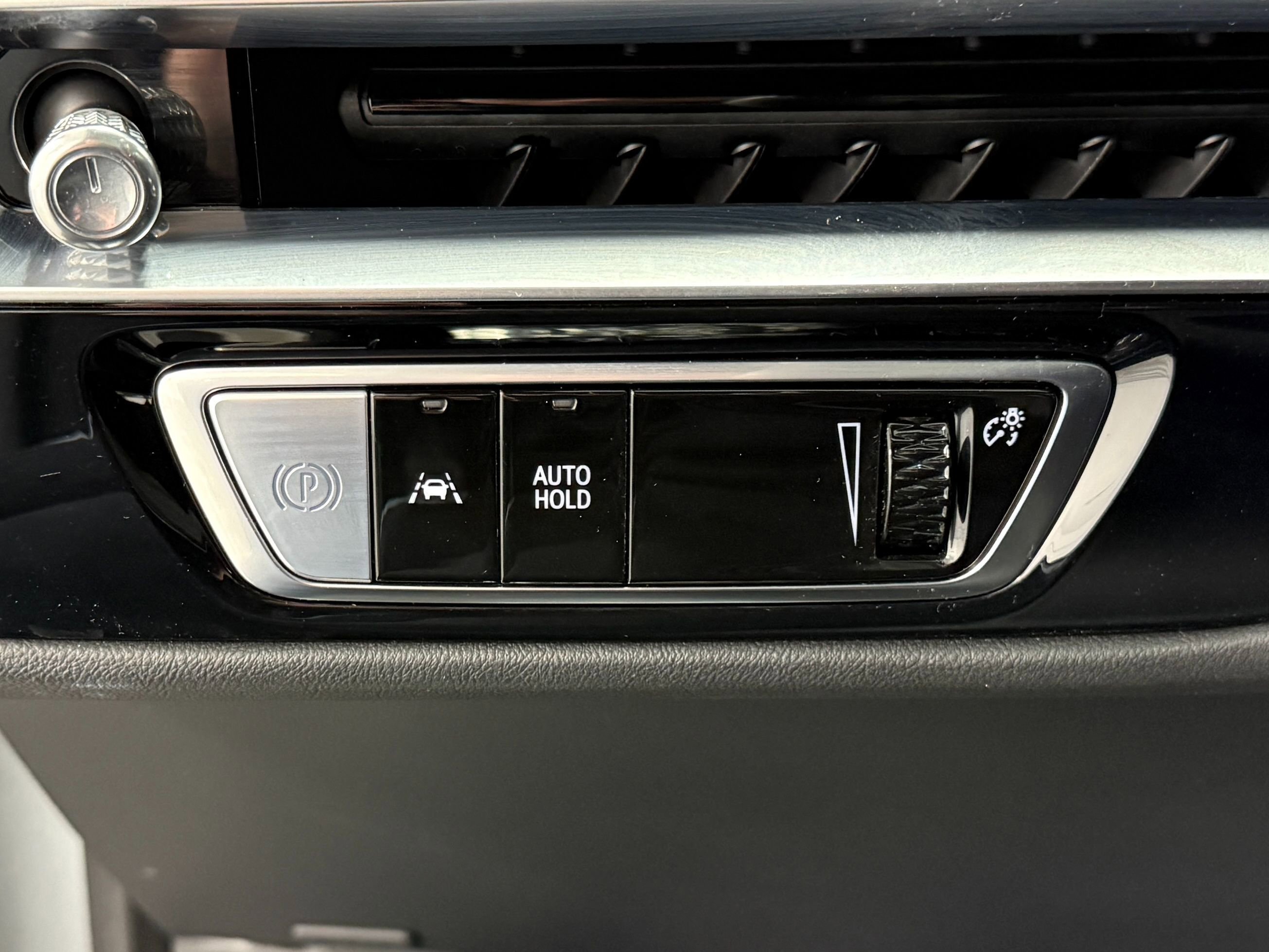 Used 2024 Cadillac Lyriq Tech RWD image 22