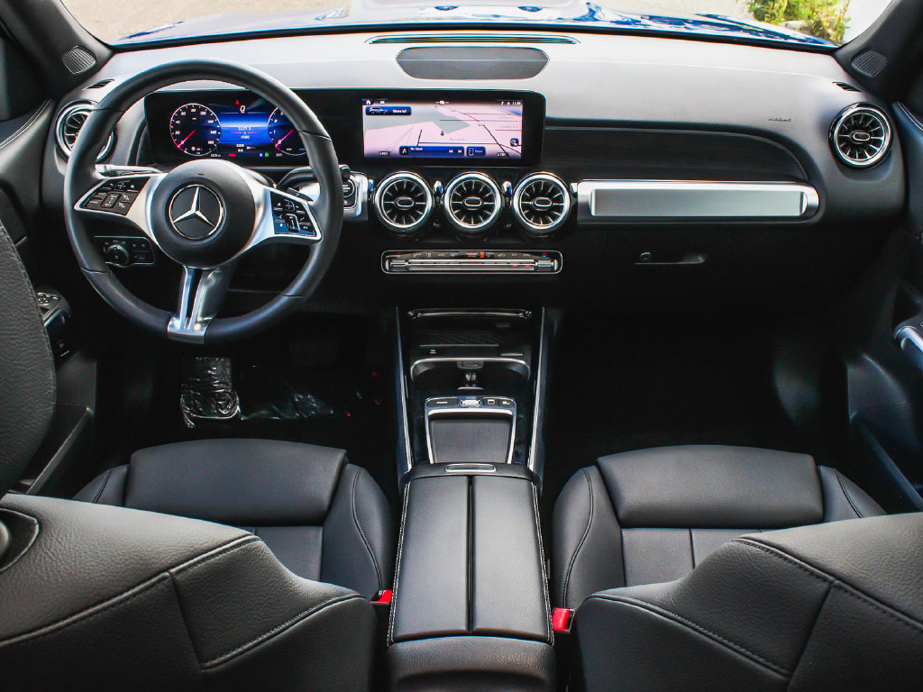 Used 2025 Mercedes-Benz GLB 250 4MATIC image 39