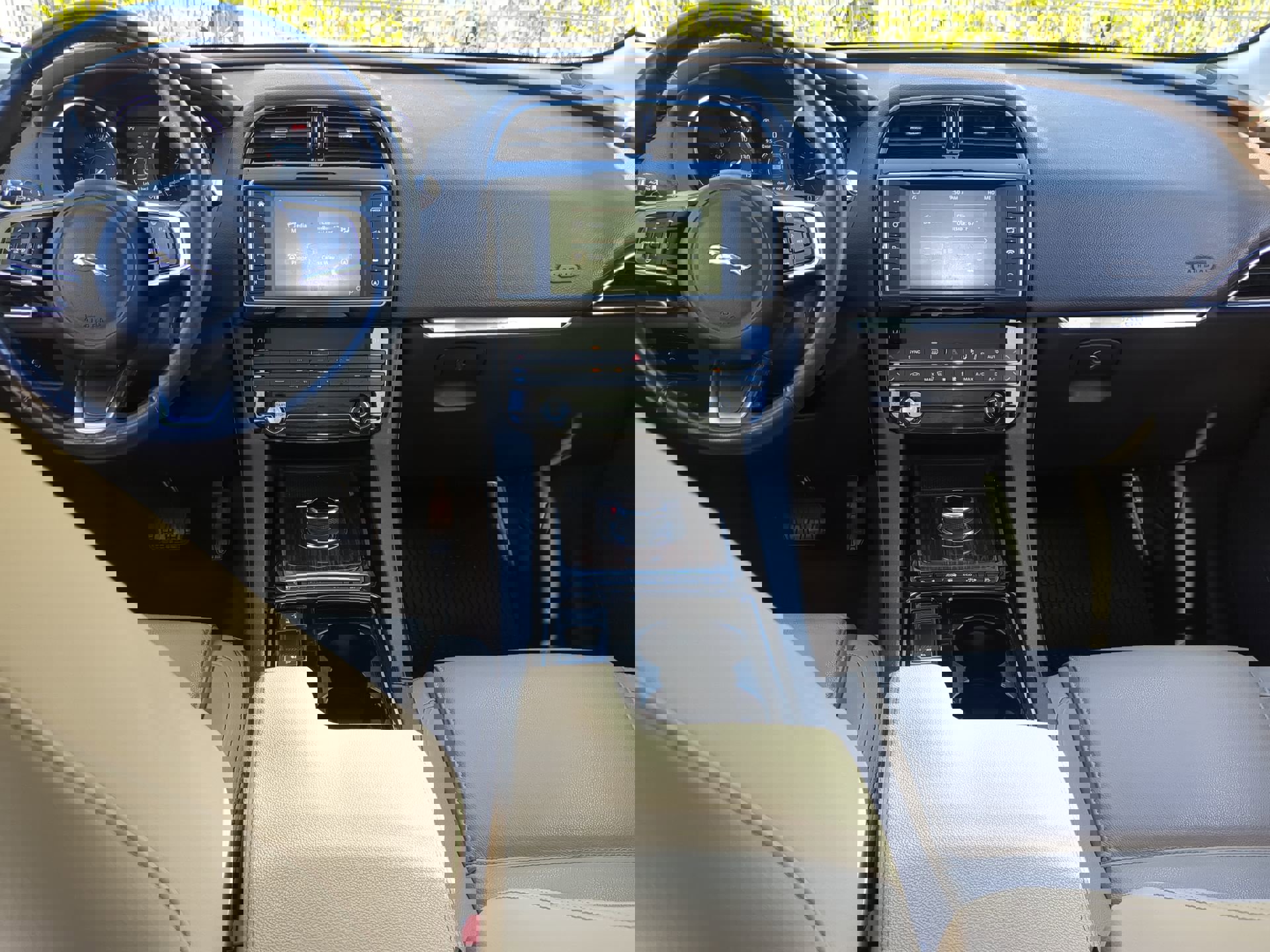 Used 2018 Jaguar F-PACE Prestige image 16