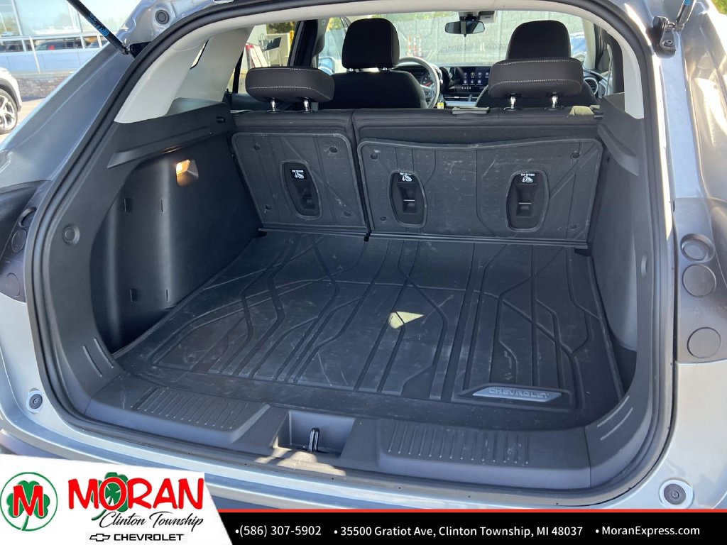 Used 2025 Chevrolet Trax LS w/ LS Convenience Package FWD image 13