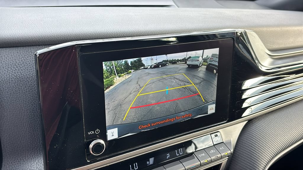 Used 2025 Toyota Camry SE FWD image 16