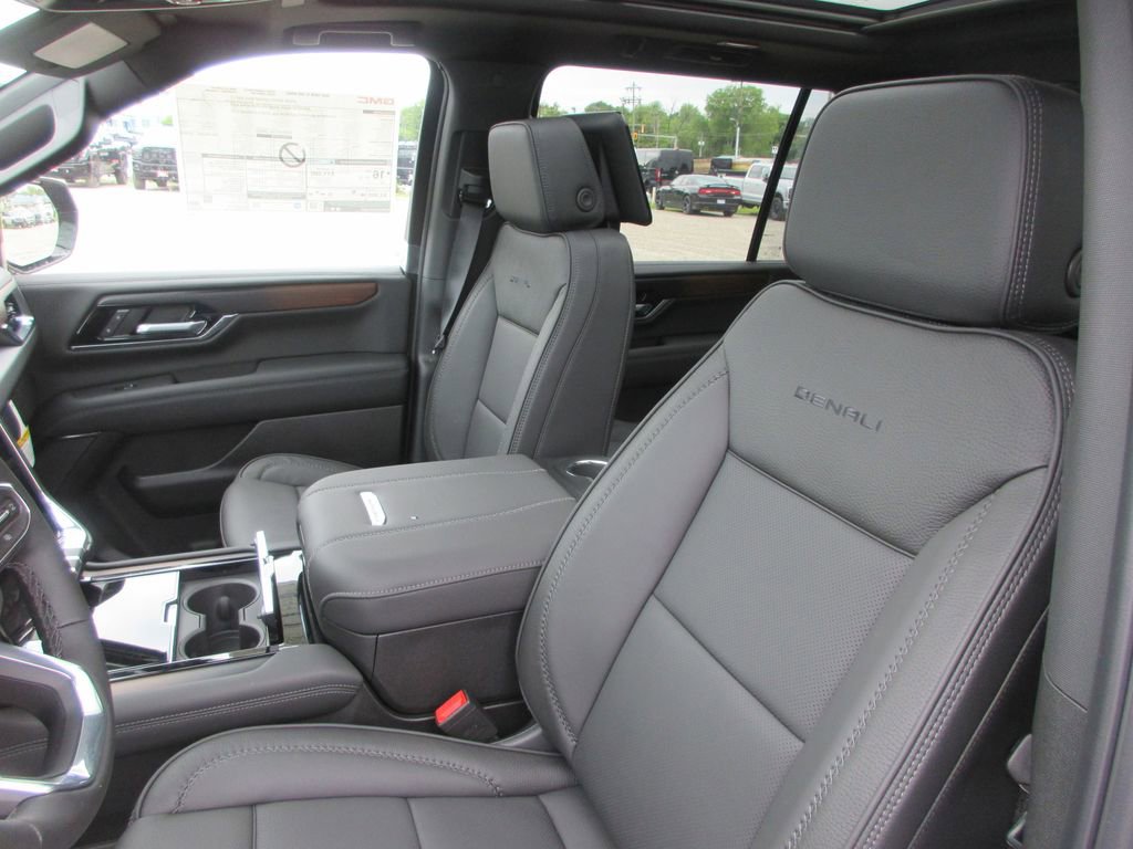 New 2026 GMC Yukon XL Denali w/ Denali Reserve Package AWD/4WD image 12