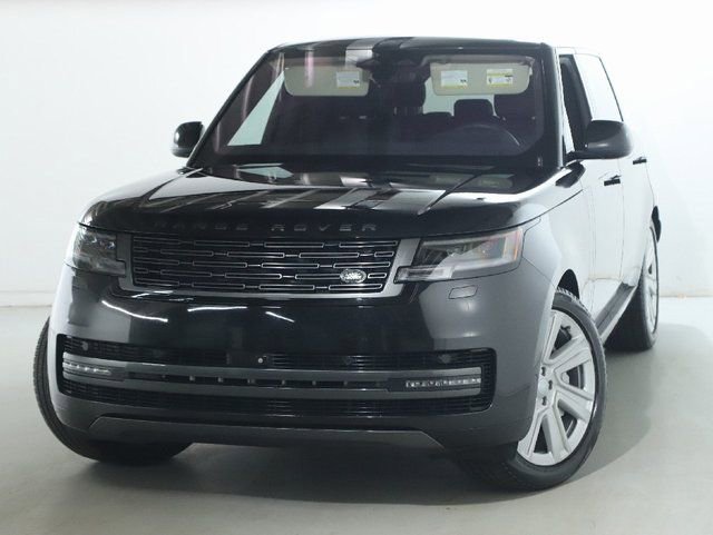 Used 2023 Land Rover Range Rover Long Wheelbase SE AWD/4WD image 3