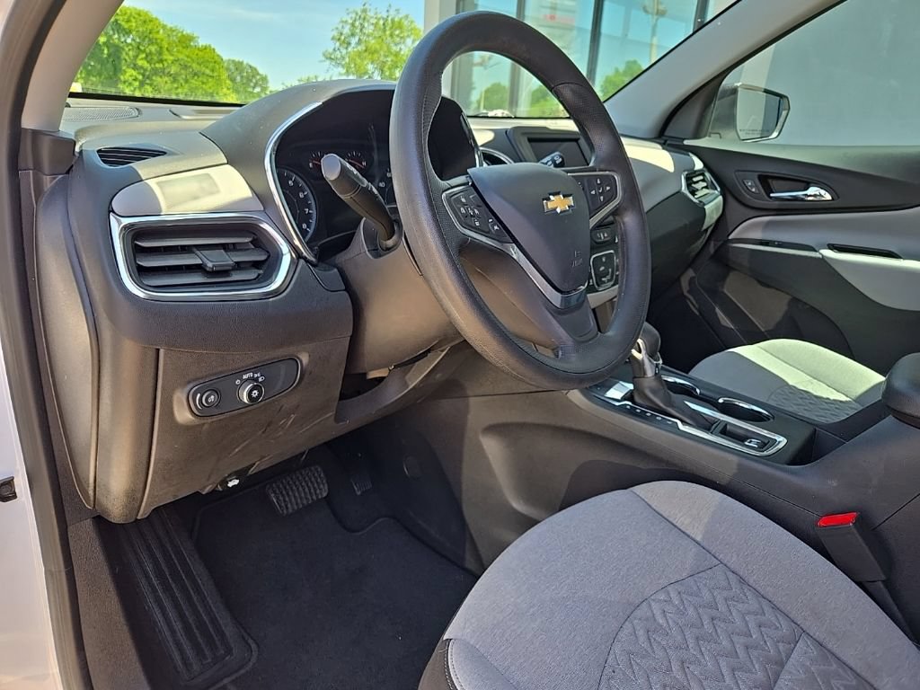 Used 2023 Chevrolet Equinox LS FWD image 34