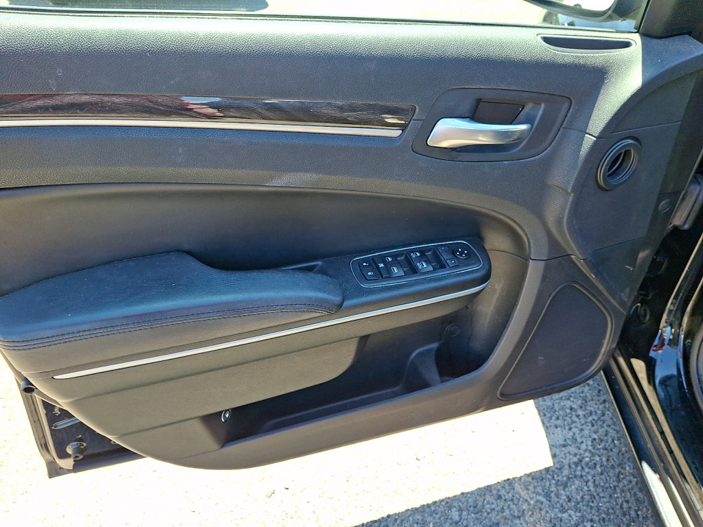 Used 2019 Chrysler 300 Touring w/ Sport Appearance Package RWD image 23