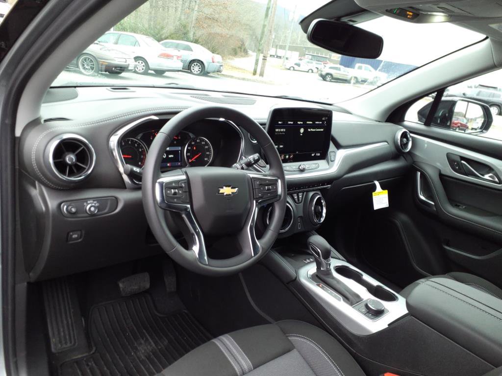 New 2025 Chevrolet Blazer LT w/ Convenience Package image 8