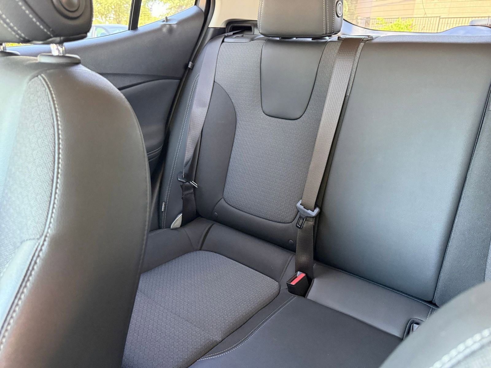 Used 2025 Buick Encore GX Preferred FWD image 39