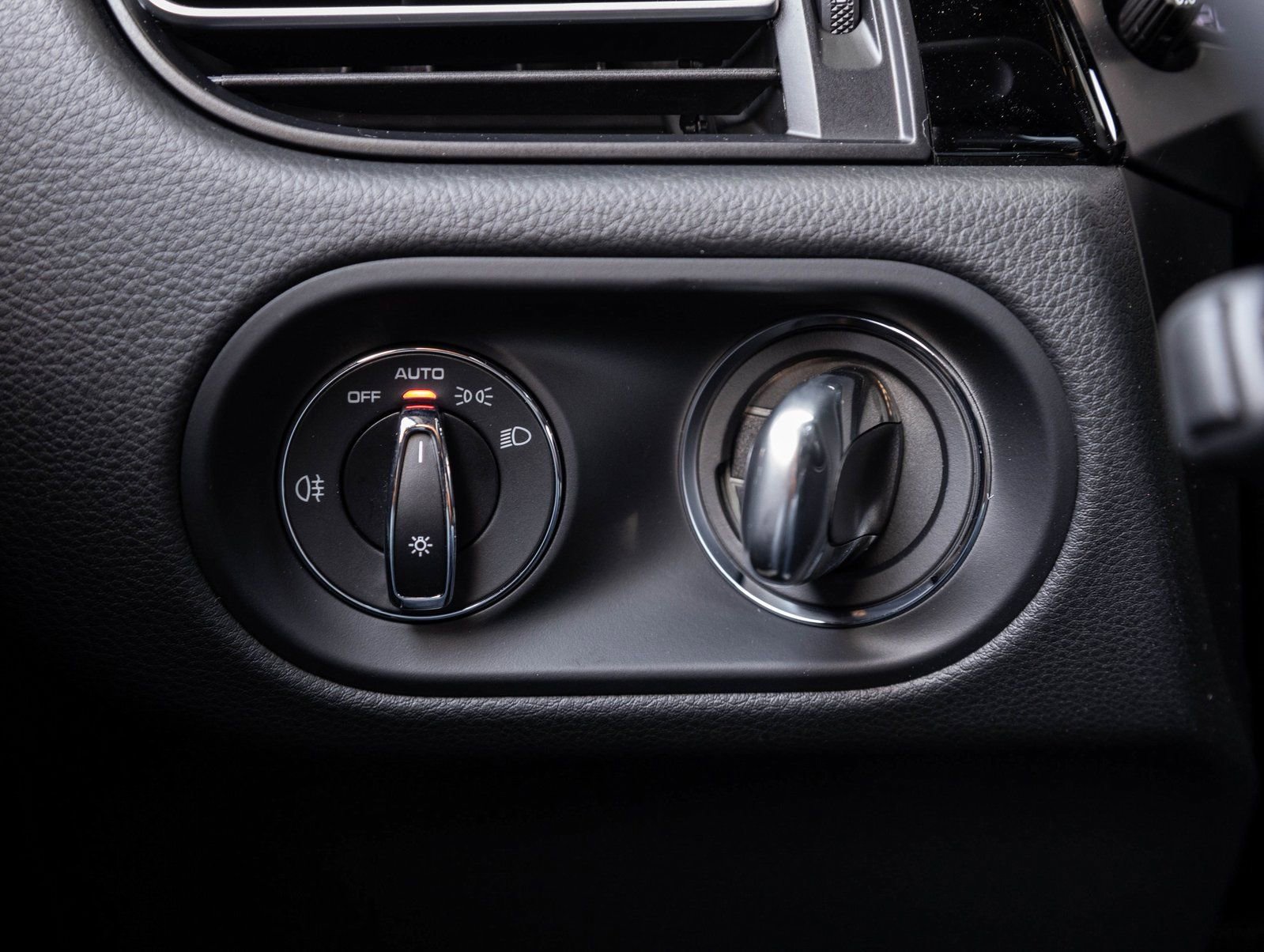 Certified 2026 Porsche Macan S image 17