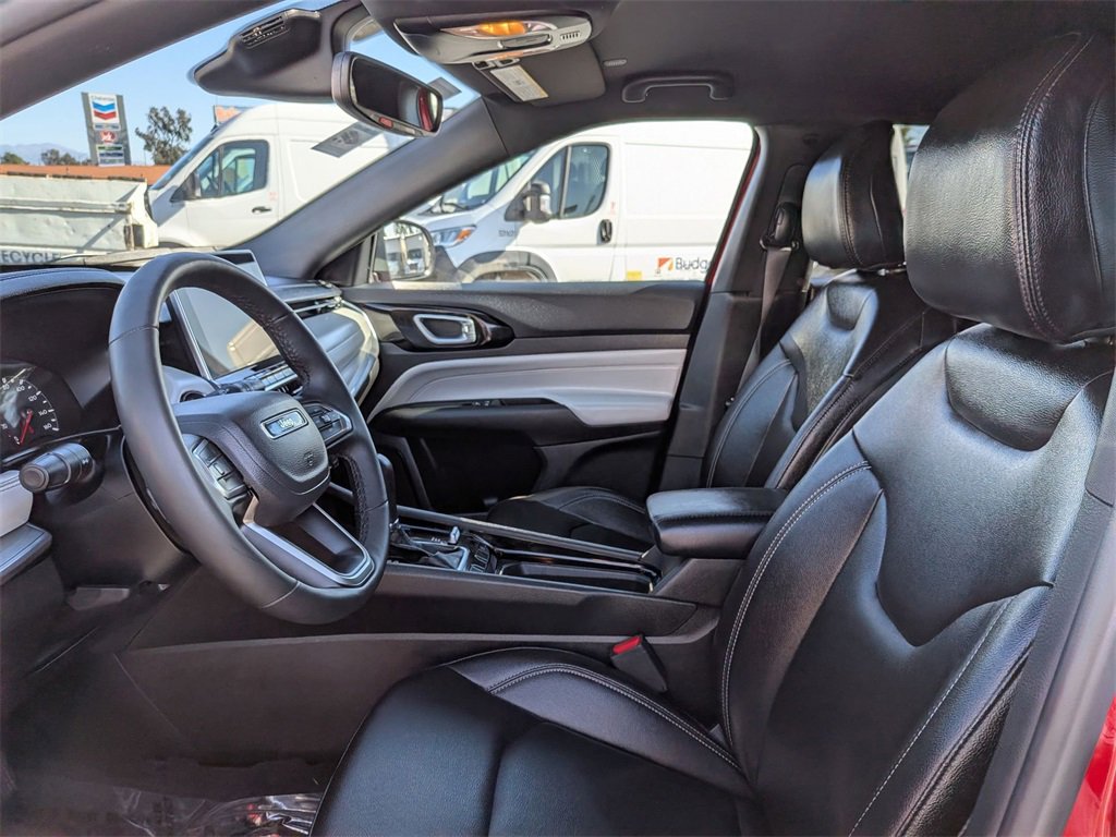 Used 2025 Jeep Compass Limited image 15