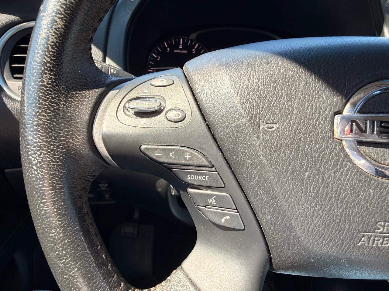 Used 2013 Nissan Pathfinder Platinum w/ Platinum Premium Pkg FWD image 26