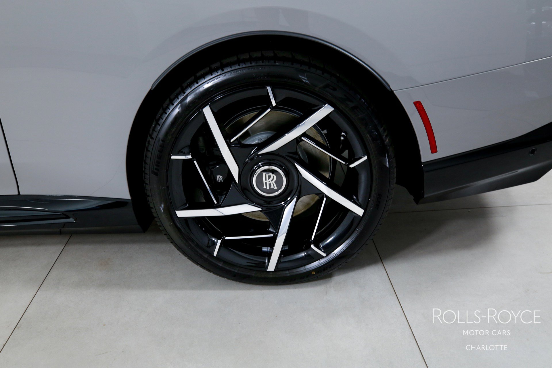 New 2025 Rolls-Royce Spectre Black Badge w/ Spectre Enhancement Package image 36