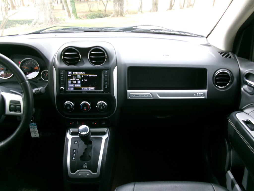 Used 2014 Jeep Compass Latitude w/ Sun/Sound Group FWD image 47