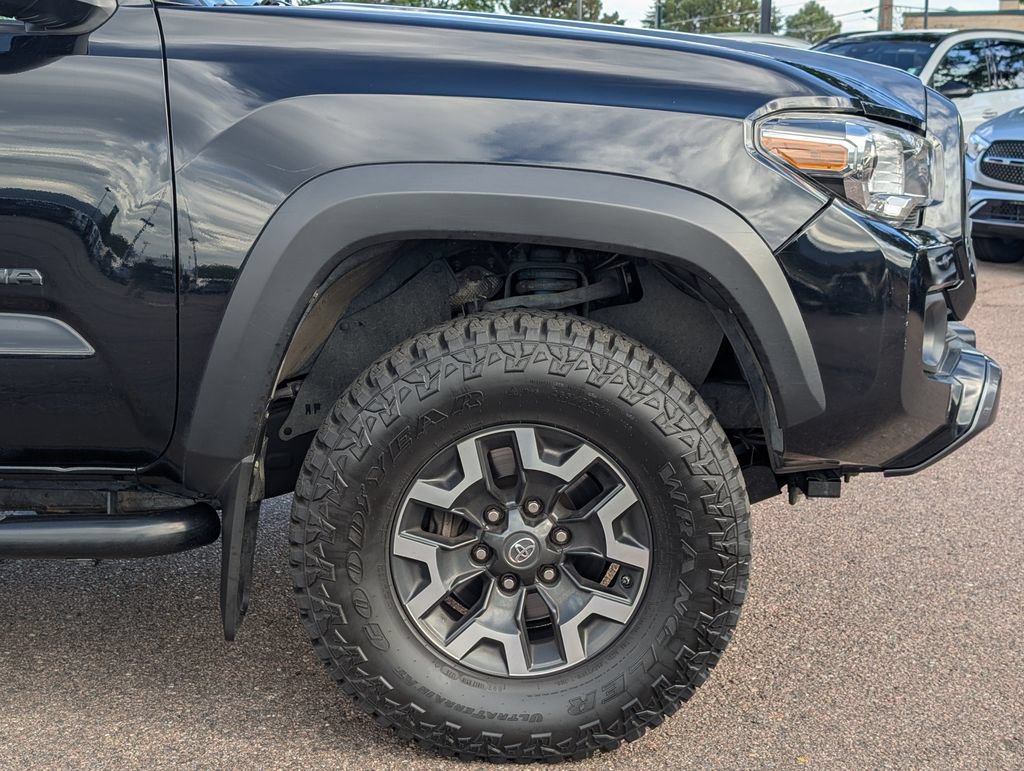 Used 2020 Toyota Tacoma TRD Off-Road AWD/4WD image 9