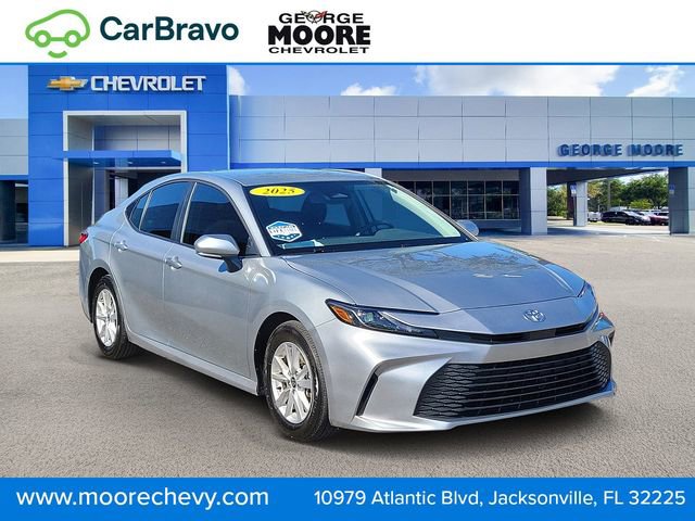 Used 2025 Toyota Camry LE w/ Convenience Package FWD image 1