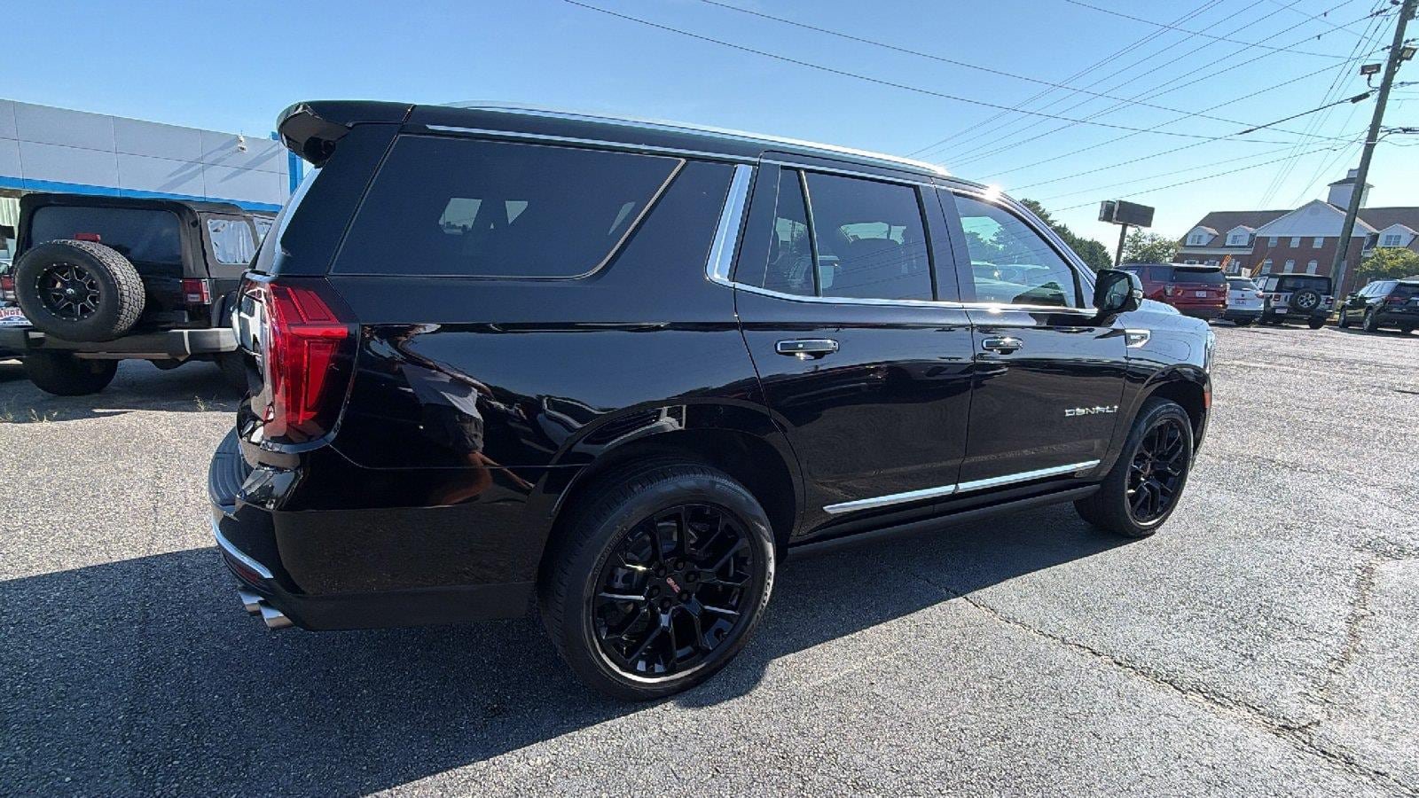 Used 2022 GMC Yukon Denali AWD/4WD image 9