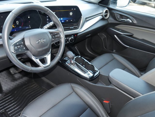 Used 2025 Chevrolet Trax ACTIV w/ Sunroof Package image 16