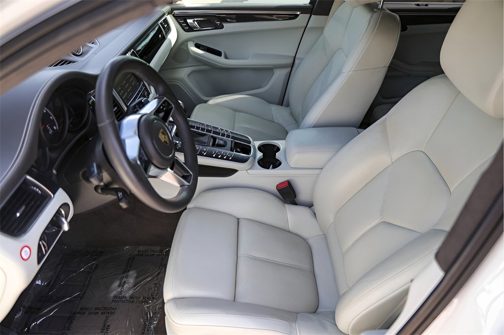 Used 2016 Porsche Macan Turbo image 12