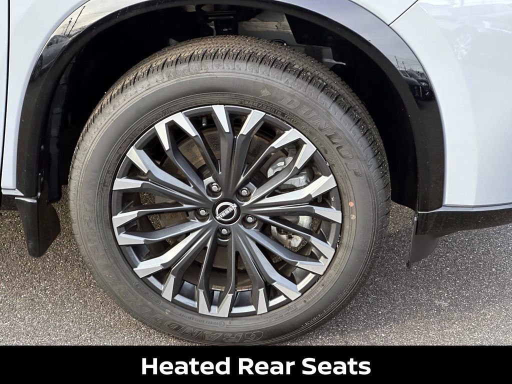 Certified 2025 Nissan Rogue Platinum w/ Tech Package image 11