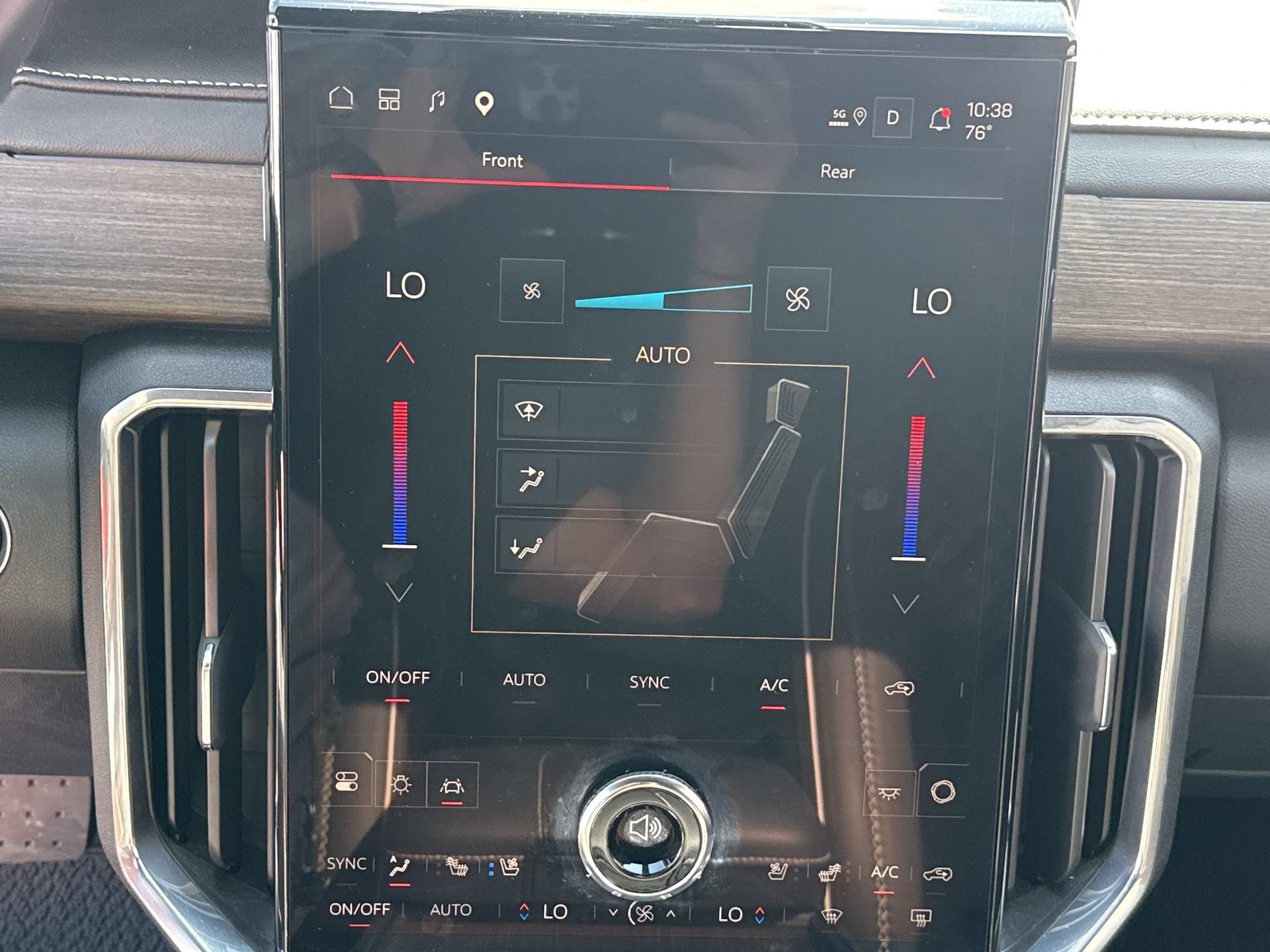 Used 2025 GMC Acadia Denali w/ Super Cruise Package FWD image 16