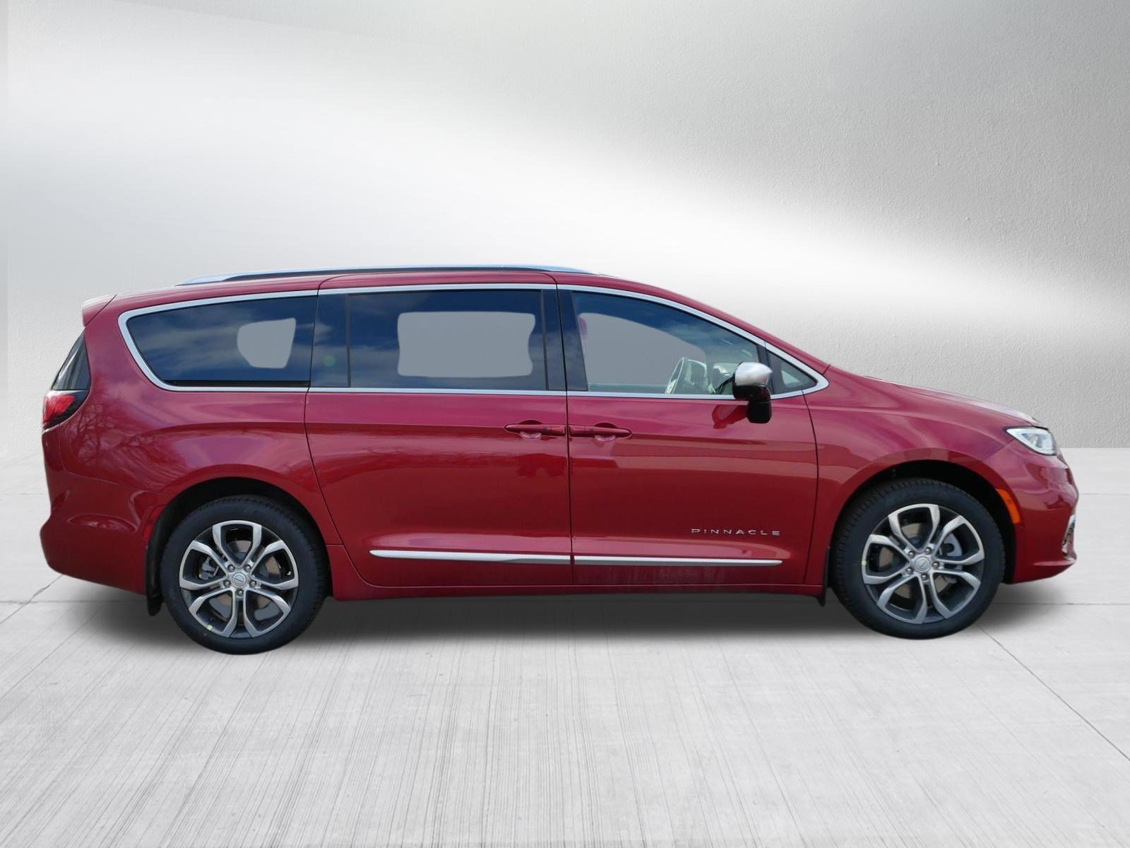New 2026 Chrysler Pacifica Pinnacle AWD/4WD image 8