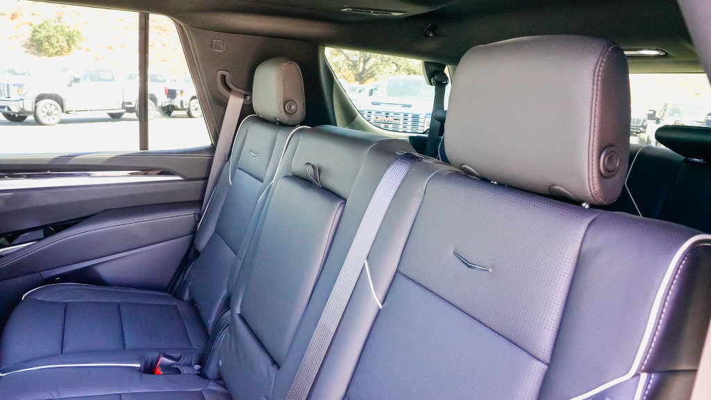 New 2027 Cadillac Escalade Luxury AWD/4WD image 10