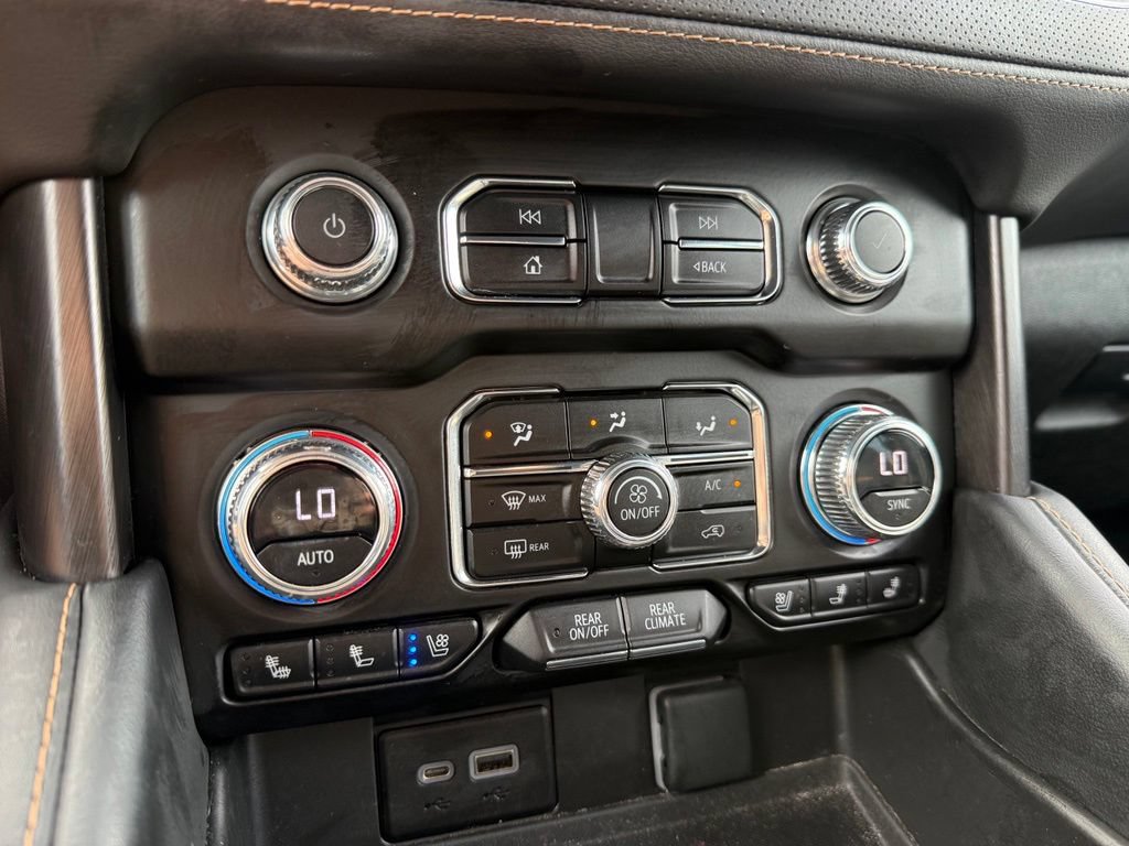Used 2023 GMC Yukon XL AT4 w/ AT4 Premium Package AWD/4WD image 17