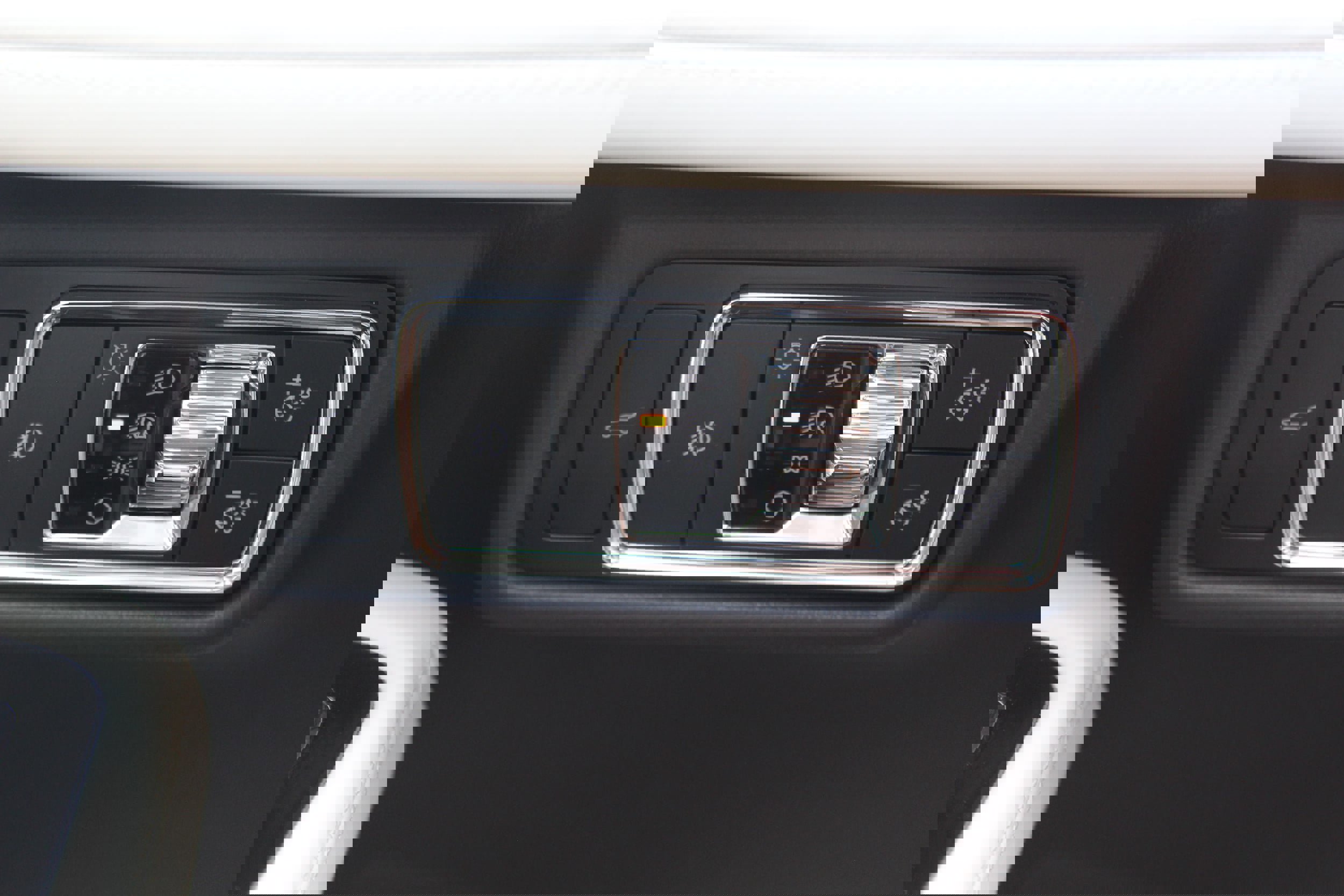 Used 2024 Lincoln Aviator Black Label w/ Dynamic Handling Package image 12