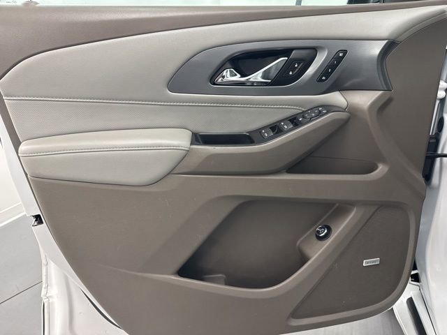 Used 2021 Chevrolet Traverse Premier image 23