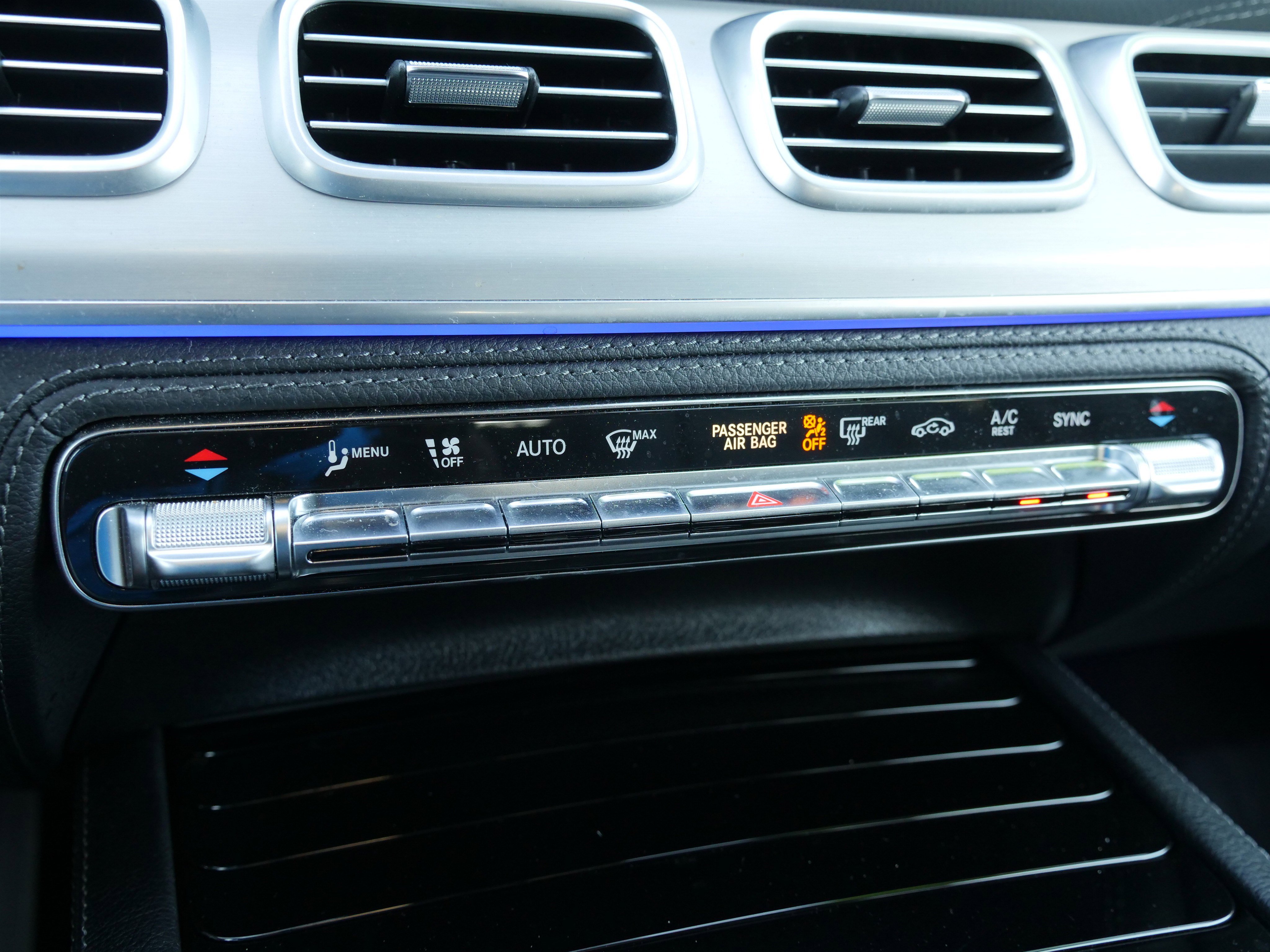 Used 2024 Mercedes-Benz GLE 350 4MATIC image 29