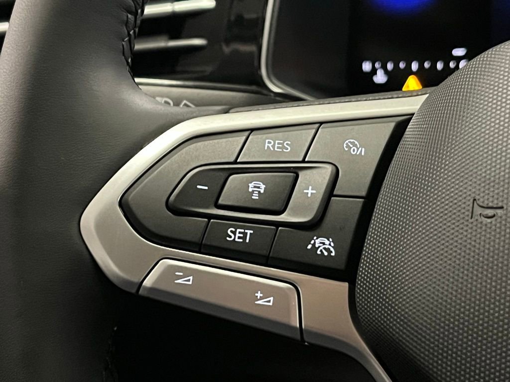 New 2026 Volkswagen Jetta SE FWD image 24