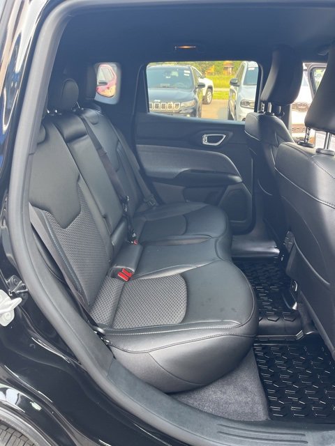 Used 2025 Jeep Compass Latitude w/ Convenience Group image 18