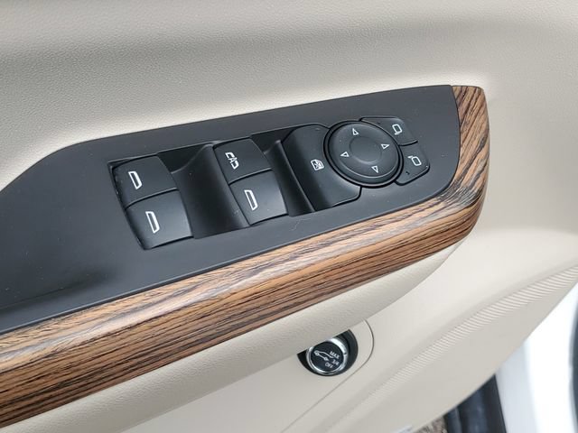 Certified 2019 GMC Acadia Denali w/ Technology Package AWD/4WD image 17