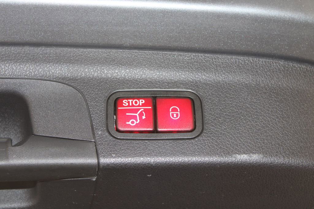 Used 2024 Mercedes-Benz GLE 450e 4MATIC image 16