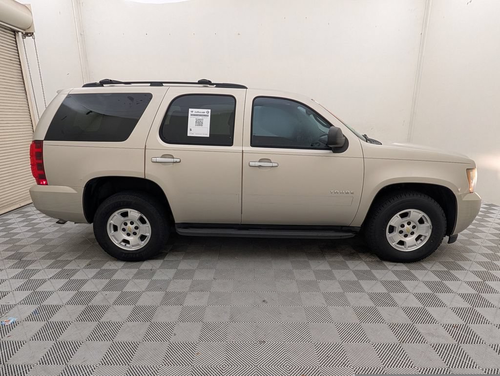 Used 2013 Chevrolet Tahoe LS RWD image 2