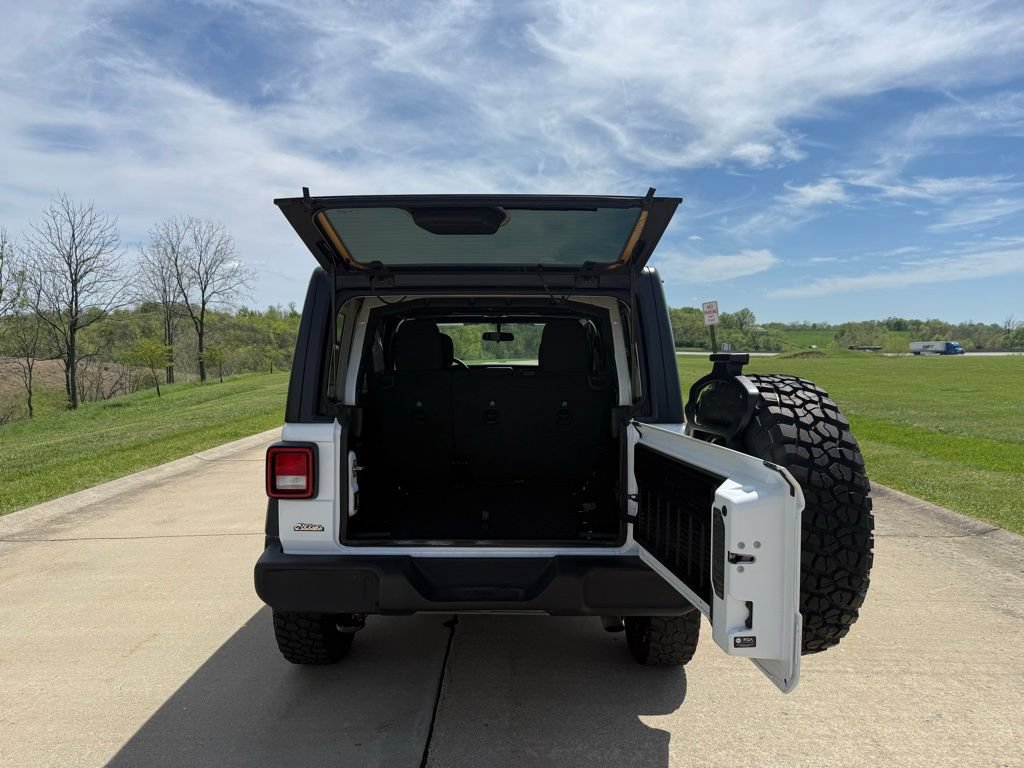 Used 2023 Jeep Wrangler Unlimited Sport AWD/4WD image 5