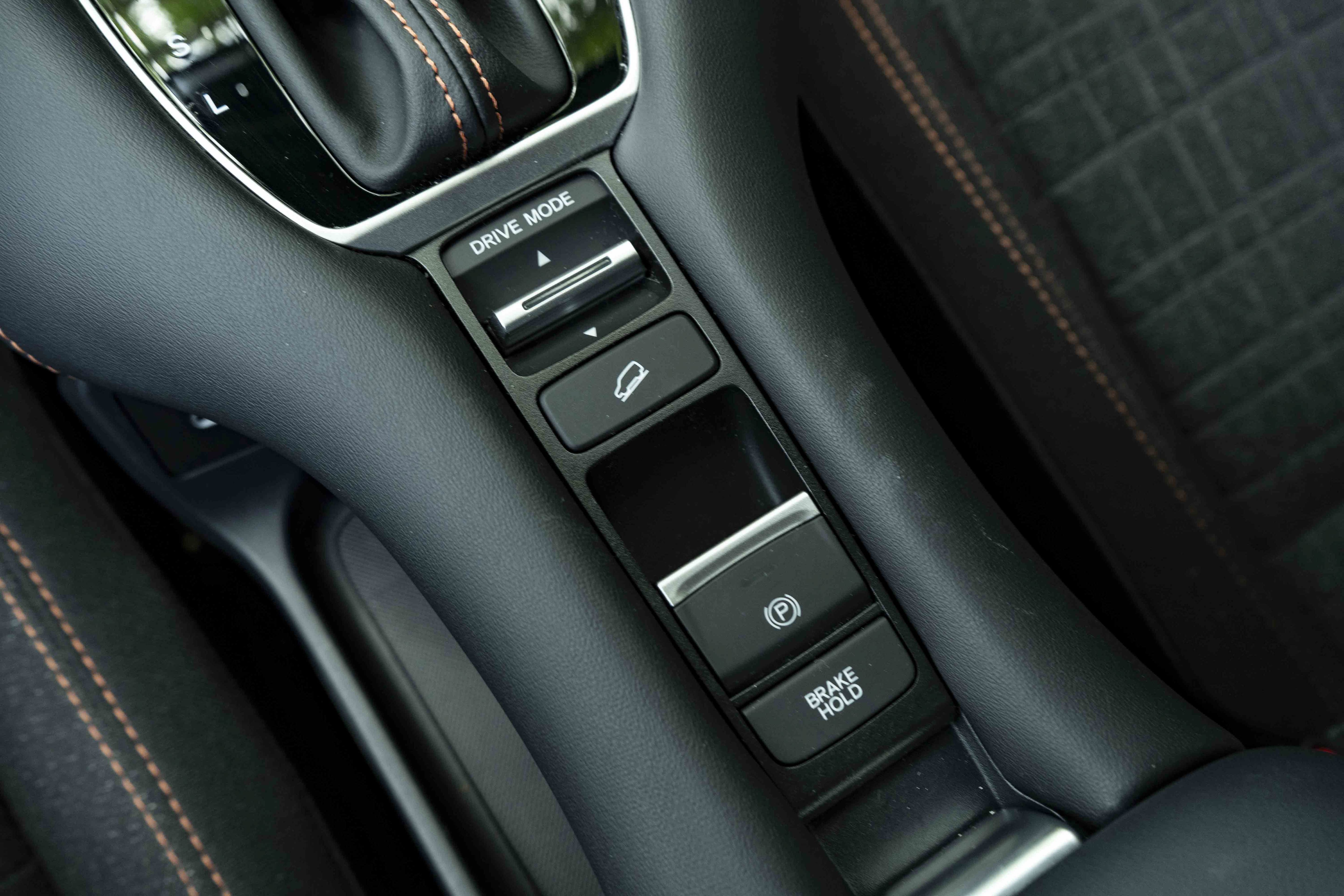Certified 2025 Honda HR-V Sport image 28
