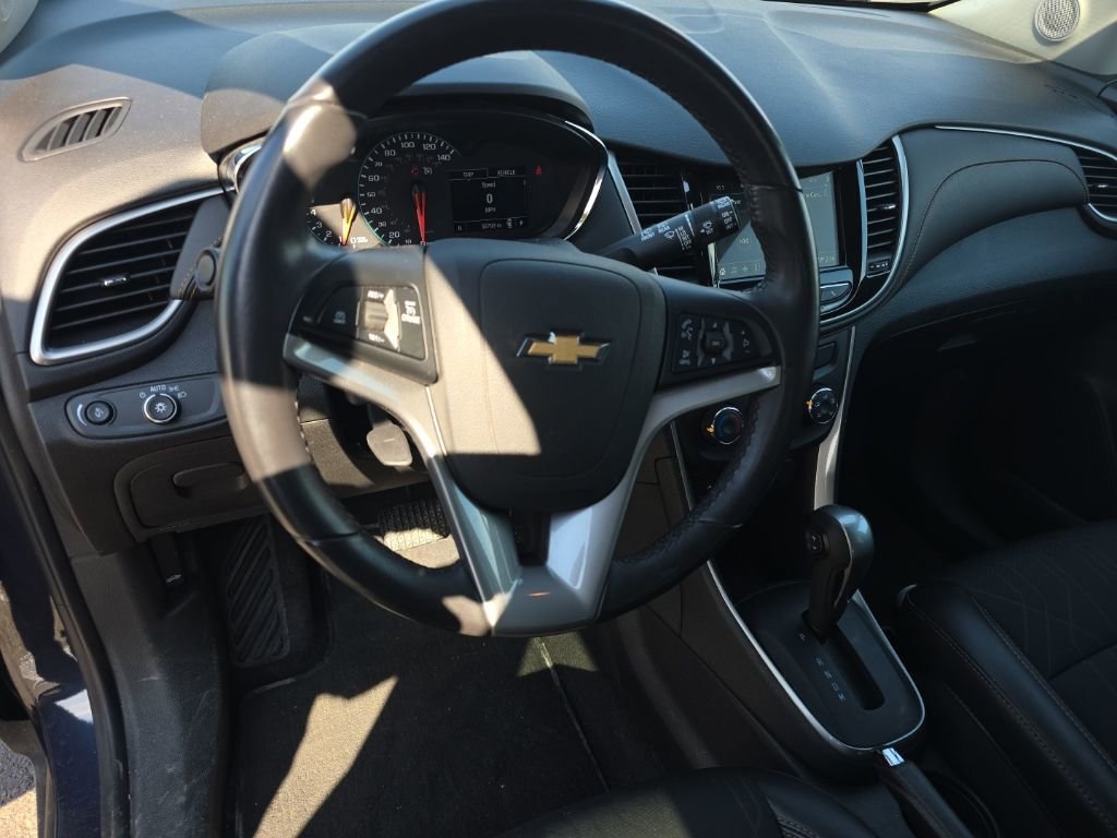 Used 2019 Chevrolet Trax LT w/ LT Convenience Package image 11