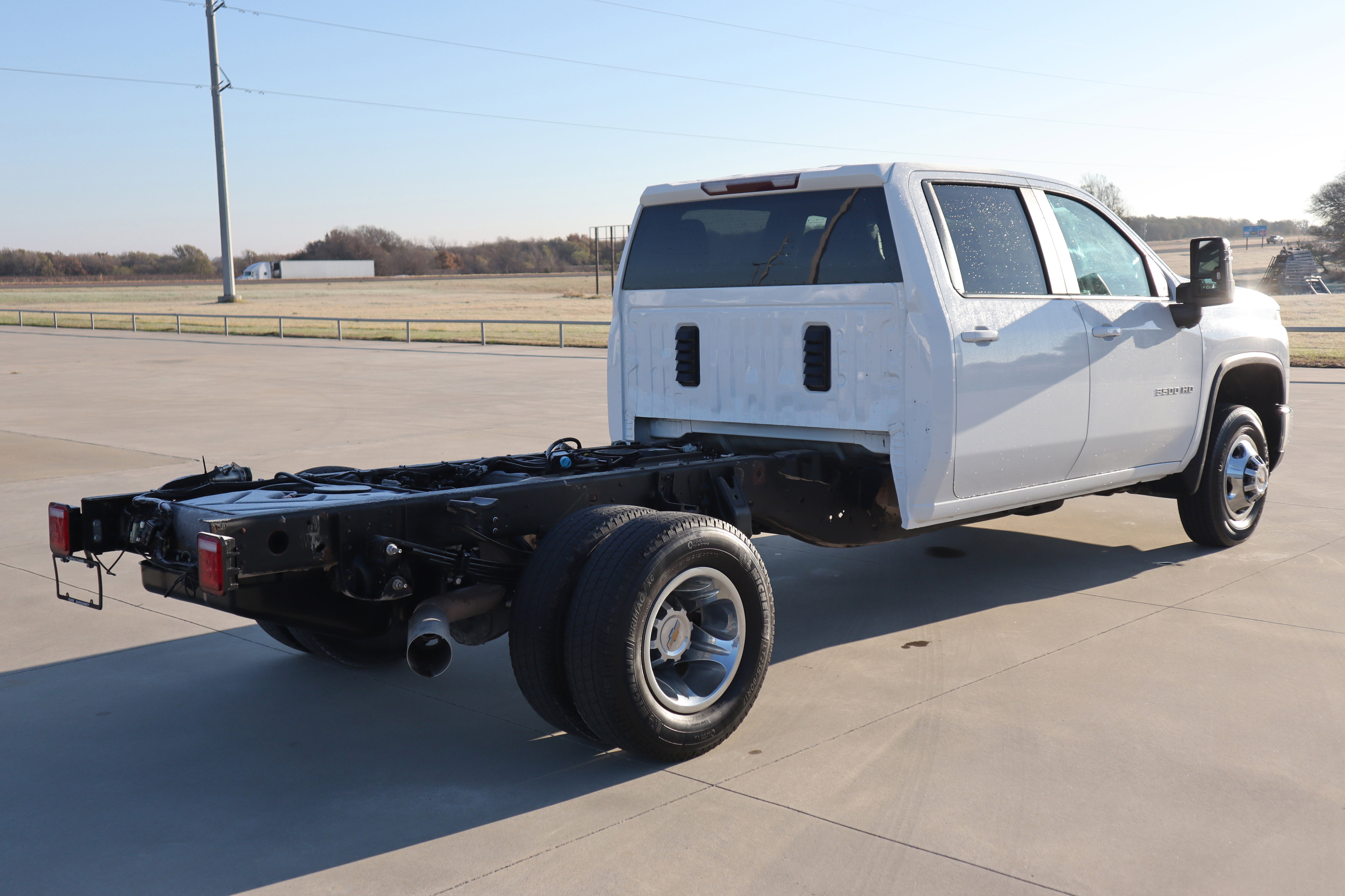 Used 2024 Chevrolet Silverado 3500 LT w/ Convenience Package image 7