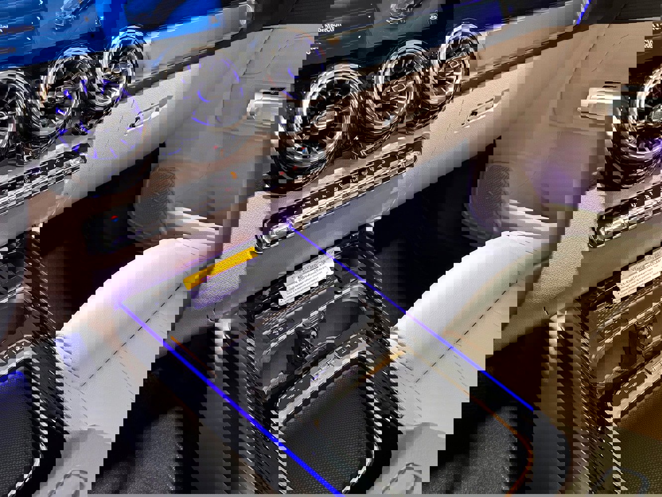 New 2026 Mercedes-Benz GLB 250 4MATIC image 12