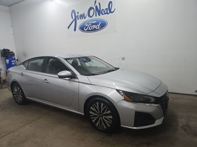 Used 2023 Nissan Altima 2.5 SV image 1