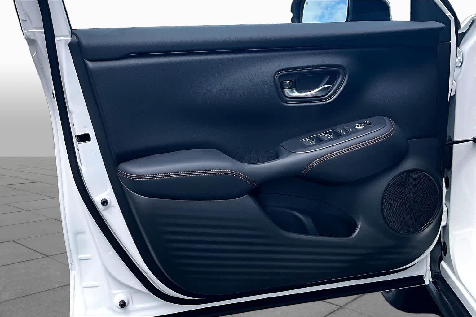 Certified 2025 Honda HR-V Sport image 21
