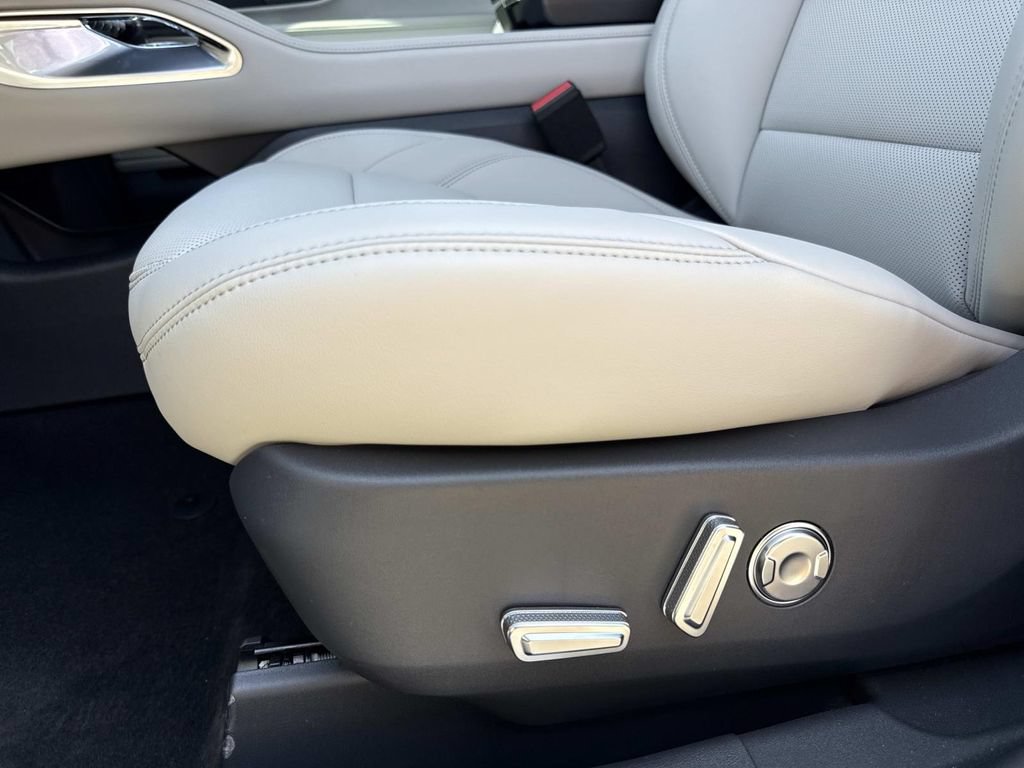 New 2026 Lincoln Nautilus Premier AWD/4WD image 21