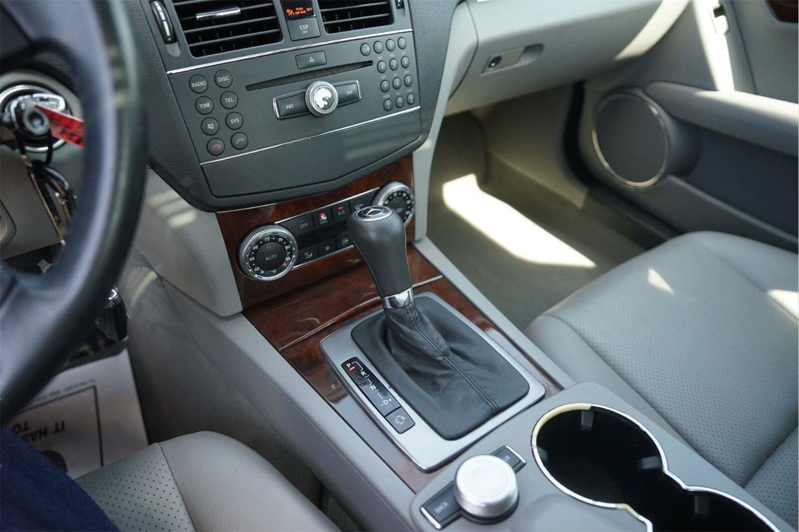 Used 2008 Mercedes-Benz C 300 Sedan image 29